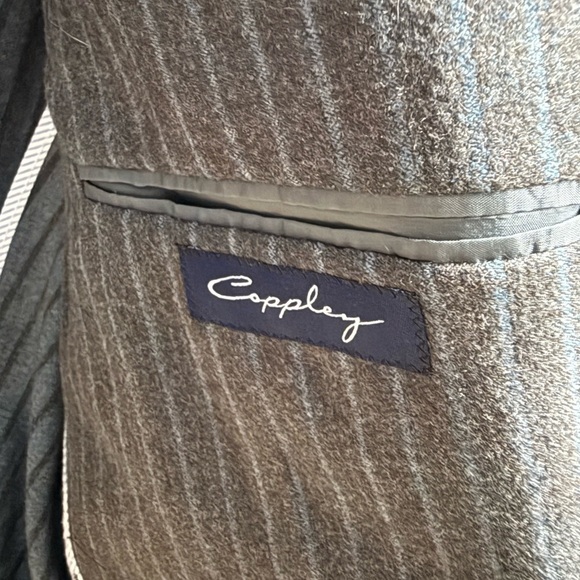 Elegant Charcoal Pinstripe Men's Blazer - Picture 2 of 4